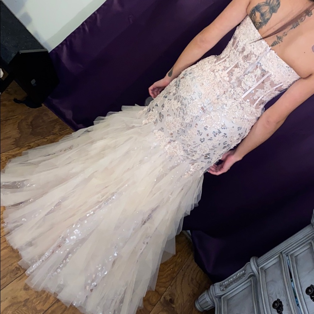 PROM DRESS - Picture 2 of 3